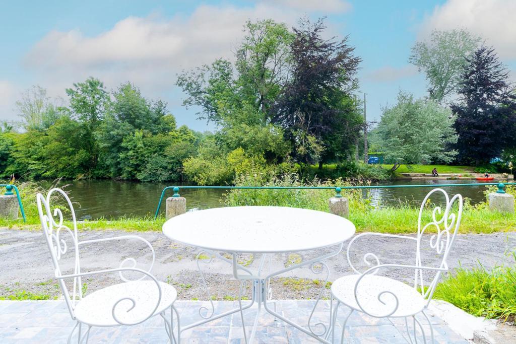 Les Berges De L'Oust Apartment Malestroit Ngoại thất bức ảnh